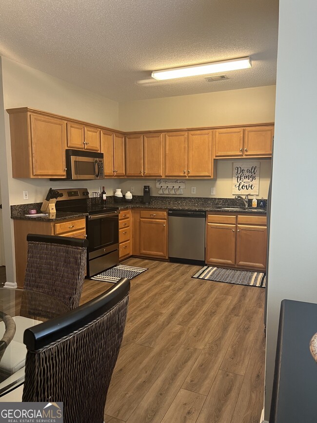 Building Photo - 410 Rosewood Ln