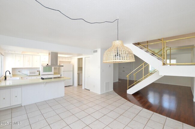 Building Photo - 4028 N Granite Reef Rd