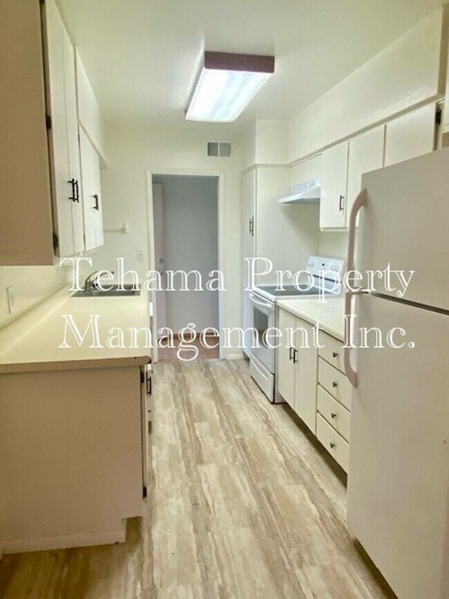 Building Photo - 3 Bedroom 2 bath home in Red Bluff.