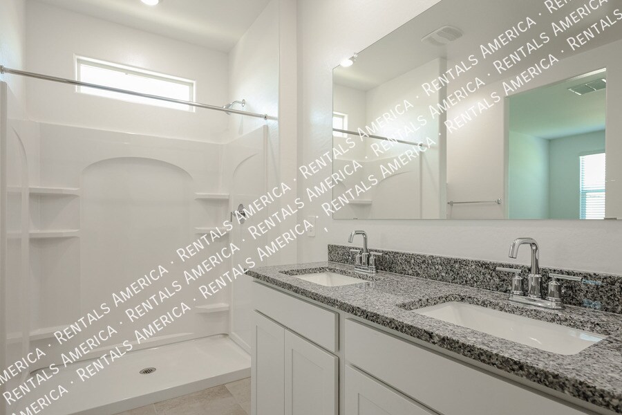 Building Photo - 38060 W Frascati Ave