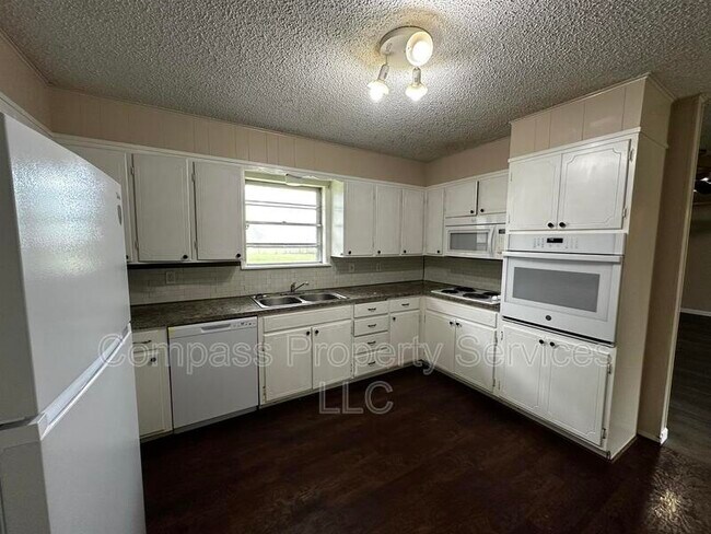 Building Photo - 179 Weldon Dr