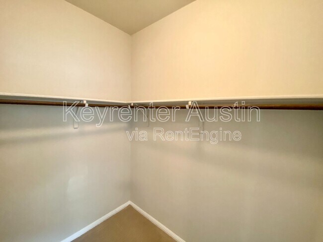 Building Photo - 516 E Slaughter Ln