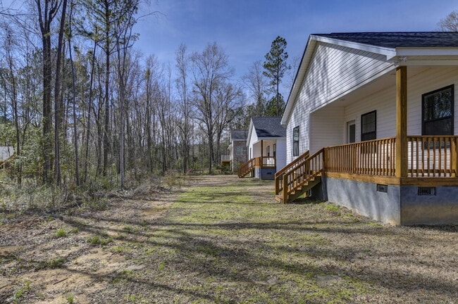 Building Photo - 32 Roberson St