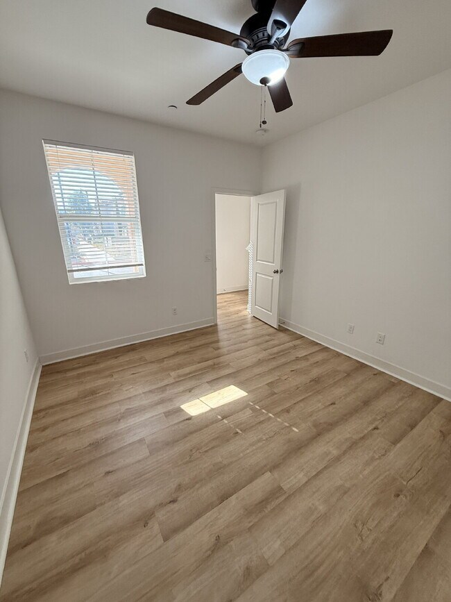 Building Photo - $3,850 - 3 Bed/ 3 Bath Modern Townhome in Santee