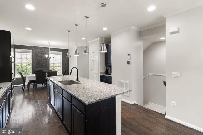 Building Photo - 16013 Haygrath Pl