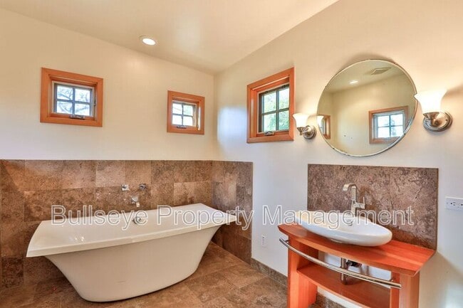 Building Photo - 3132 N 27th St