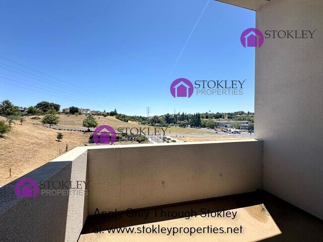 Building Photo - 2700 Wildflower Sta Pl