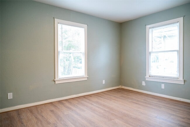 Building Photo - 505 Sikes St