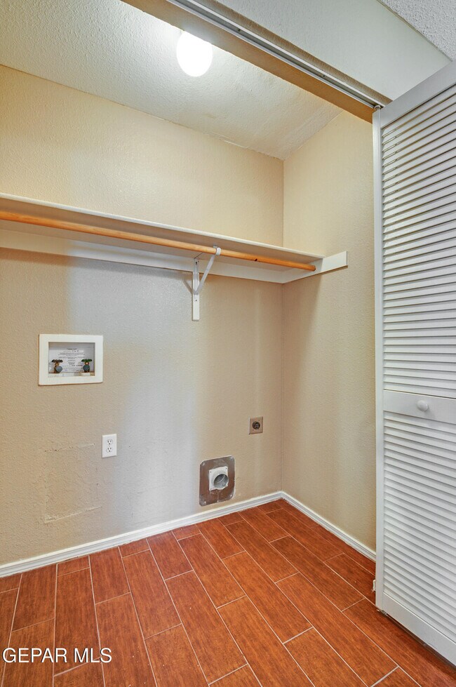 Building Photo - 316 De Palma Pl