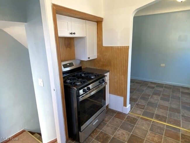 Building Photo - 21417 Gardenview Dr