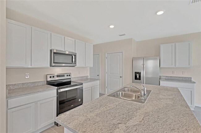Building Photo - 32605 Canyonlands Dr