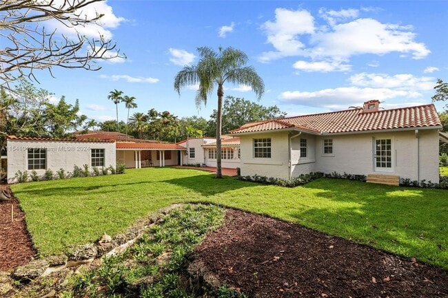 Building Photo - 1224 Country Club Prado