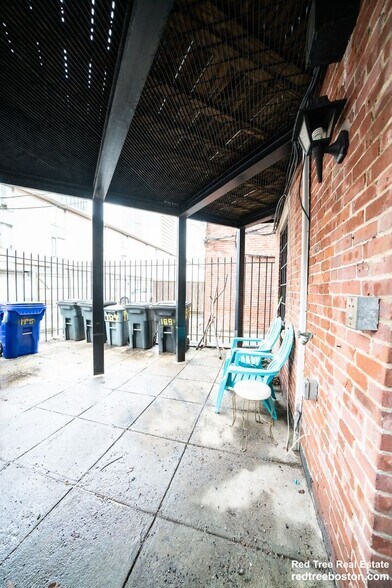 Building Photo - 191 Saint Botolph St