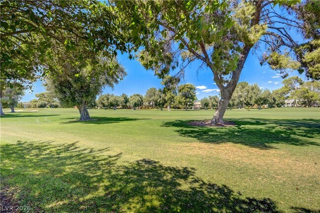 Building Photo - 820 Vegas Valley Dr