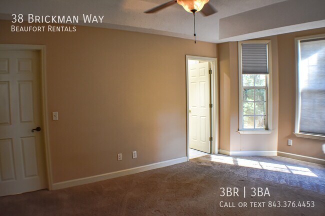 Building Photo - 38 Brickman Way