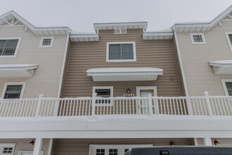 Building Photo - Modern Living Meets Cozy Charm