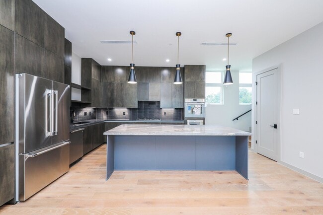 Building Photo - 8120 Stillmeadow Ct