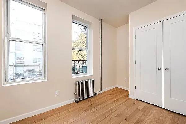 Building Photo - 932 Seneca Ave