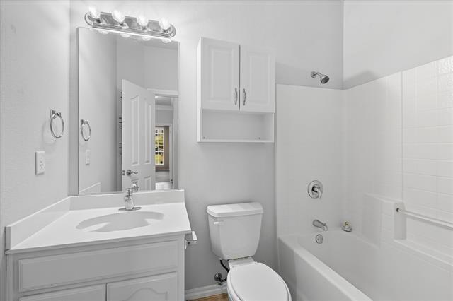 Building Photo - 3828 Confidence Dr