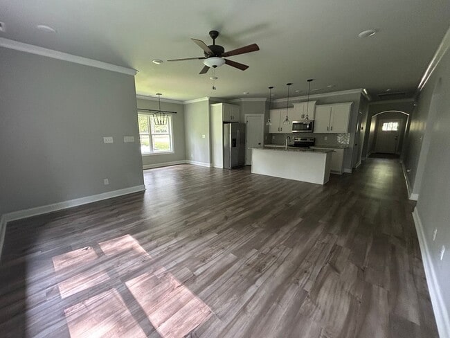 Building Photo - 207 Dawn Dr