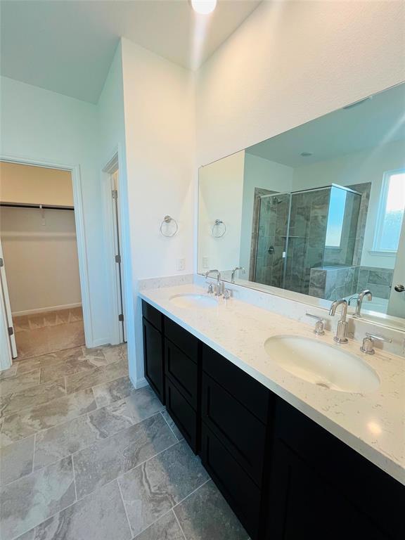 Building Photo - 15220 Holloway Dr