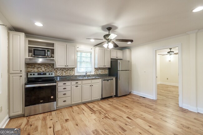 Building Photo - 248 W River Bend Dr