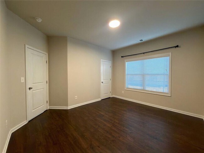 Building Photo - 2886 Cove View Ct SE