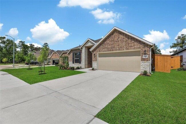 Building Photo - 15415 Surrey Pines Ln