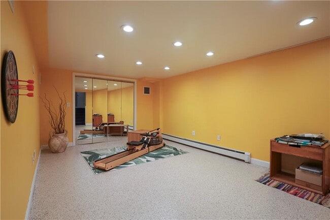 Building Photo - 70 Lindley Ave