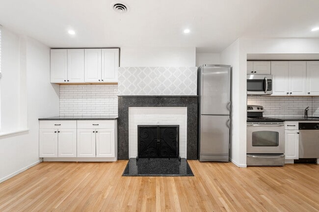 Building Photo - 103 Marlborough St