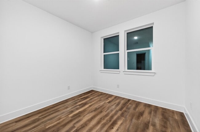 Building Photo - 3001 Delano St