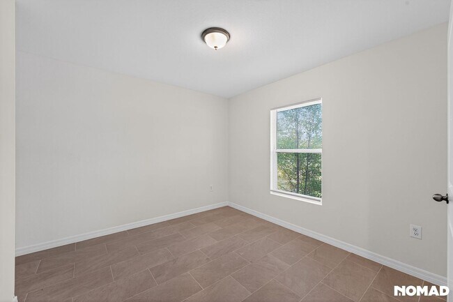 Building Photo - 18118 Sullivan Ave