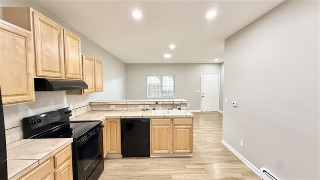 FullSizeRender (1) 5 - Table Mountain Townhomes