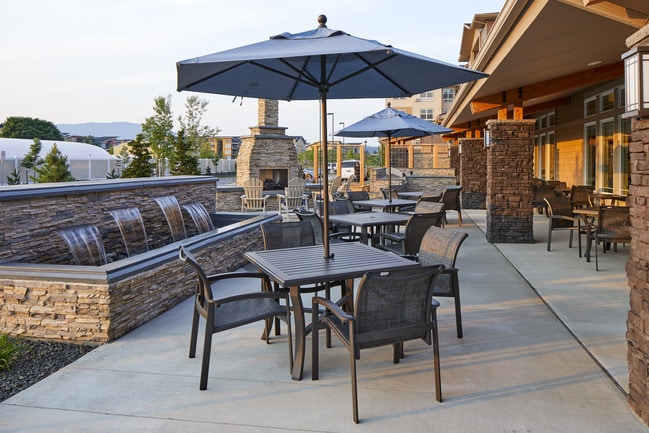 Outdoor Dining Patio - Revel Spokane All-Inclusive Senior Living