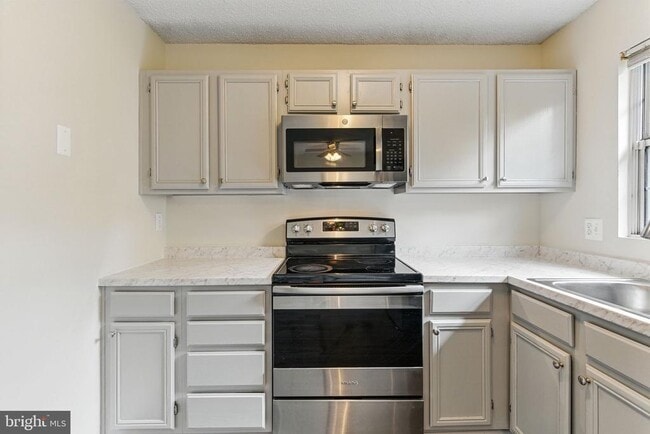 Building Photo - 505 Knollwood Ct
