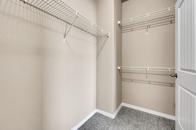 Building Photo - $2,995.00 - 6 Bedrooms, 3 Bathrooms, Singl...