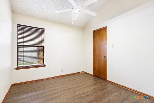 Building Photo - 1514 Vista Hill