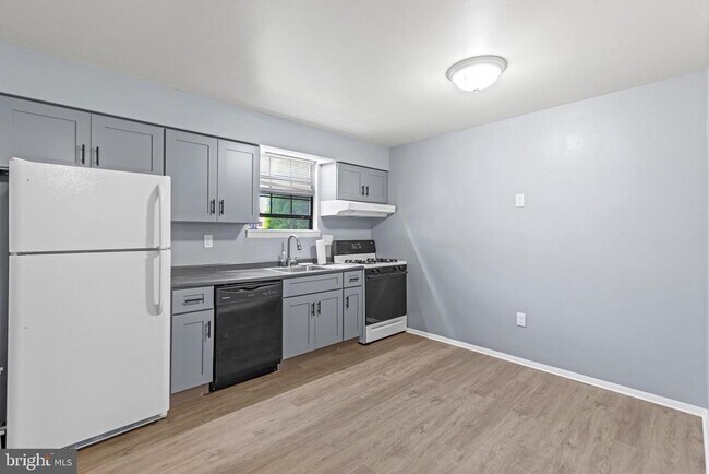 Building Photo - 348 Woodlawn Terrace