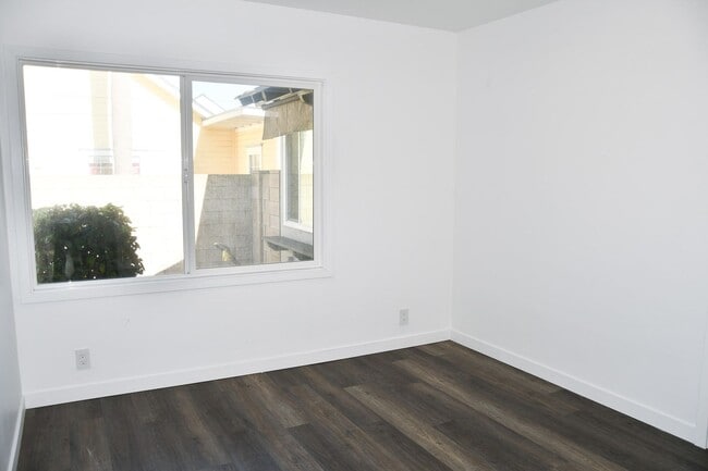 Building Photo - Jameson (167-169)