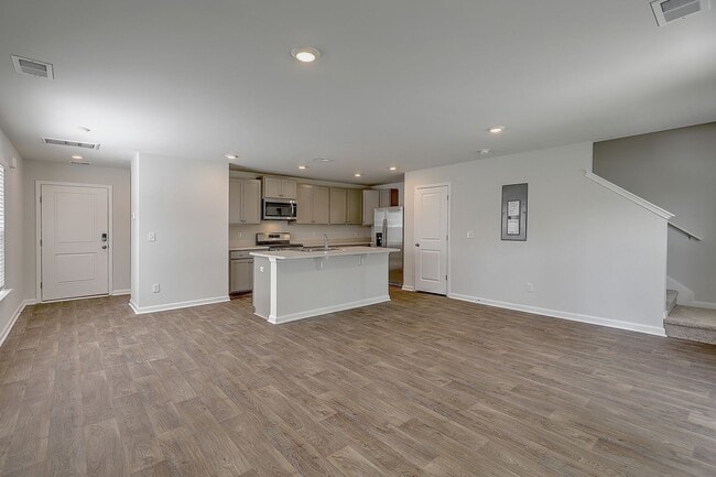 Building Photo - Shady Oaks Subdivision!