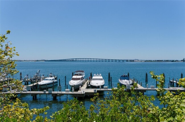 Building Photo - 1643 Brickell Ave