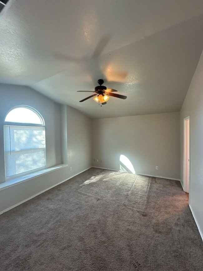 Building Photo - 2501 Windmill Dr