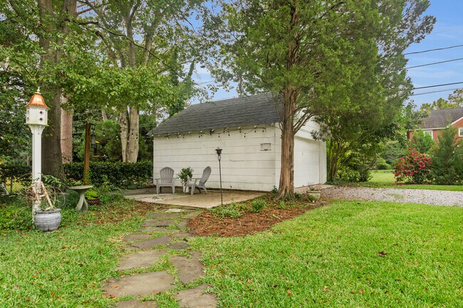 Building Photo - 1609 Lucerne Way