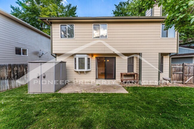 Building Photo - Charming Home with Central AC & 2 Car Garage!