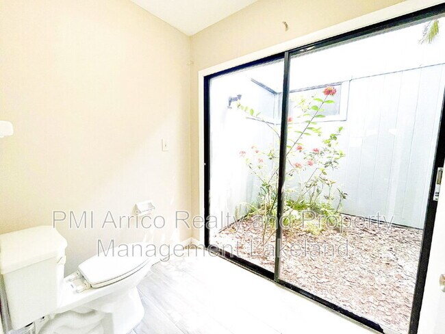 Building Photo - 6576 Sweetbriar Ln