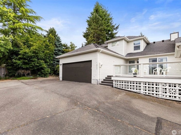 Building Photo - 9757 Spinnaker Blvd NW
