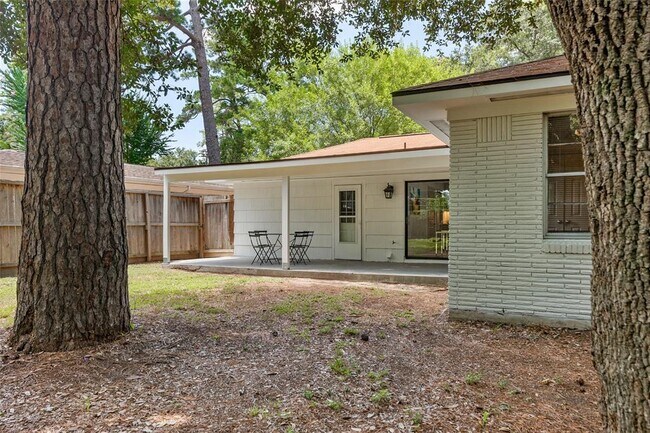 Building Photo - 6023 Pineshade Ln