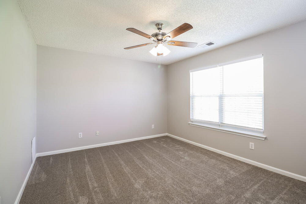 Building Photo - 2749 Fairstone Ave