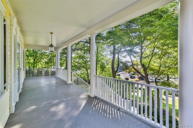 Building Photo - 309 Milbank Ave