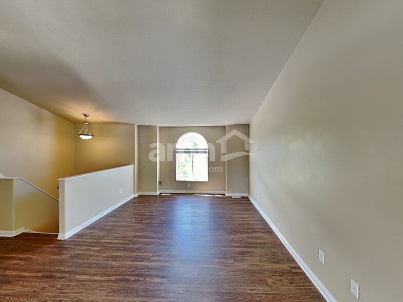 Building Photo - 1012 York Dr